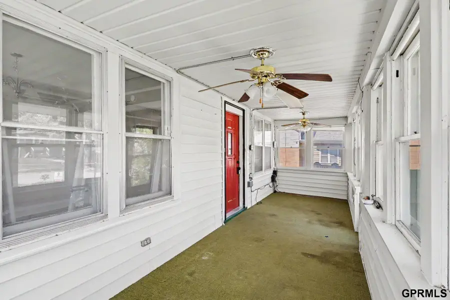 3076 S 34th Street, Omaha, NE 68105 - #3