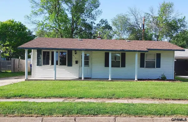 1314 Lindwood Drive, Carter Lake, IA 51510
