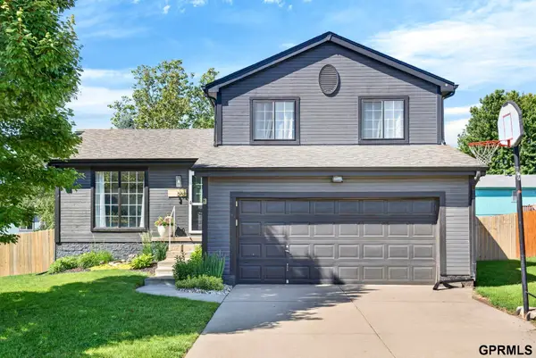 208 Hilton Head Drive, Omaha, NE 68133