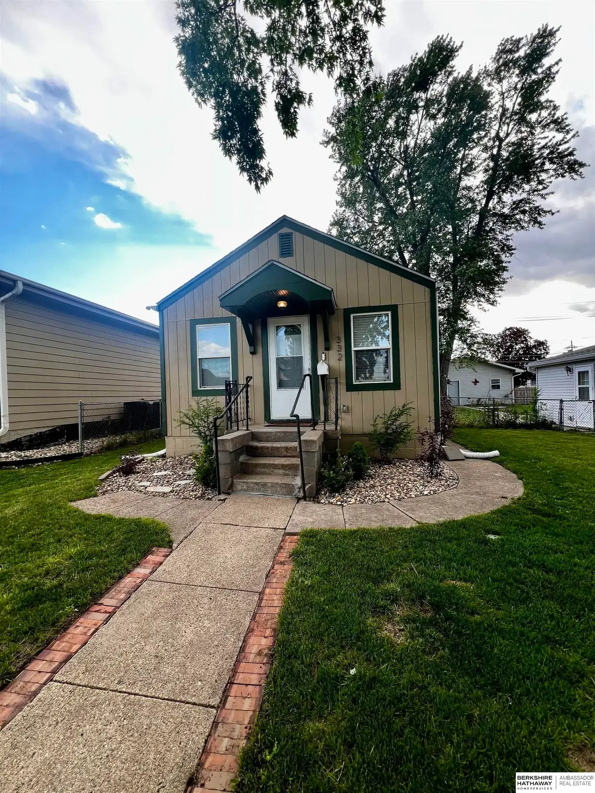 332 S Adams Street, Papillion, NE 68046 - #1