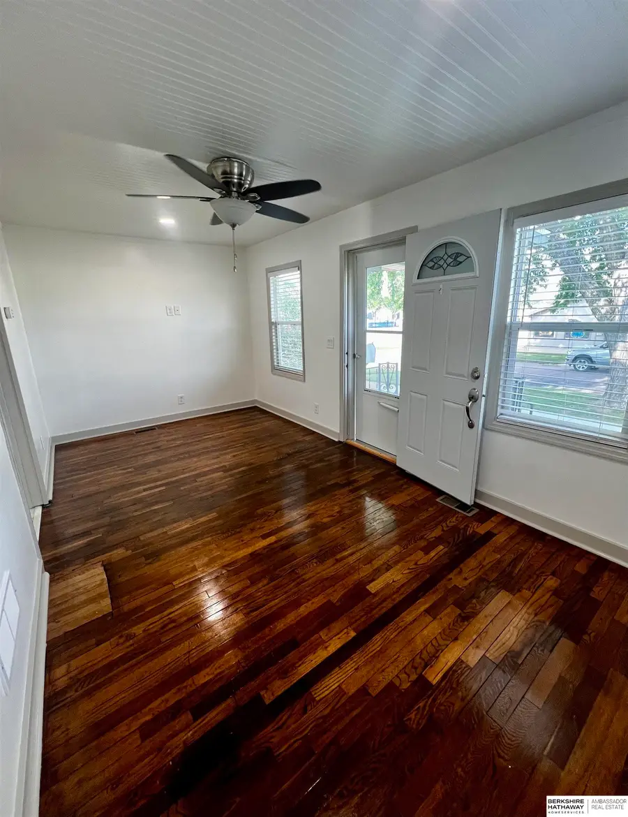 332 S Adams Street, Papillion, NE 68046 - #3