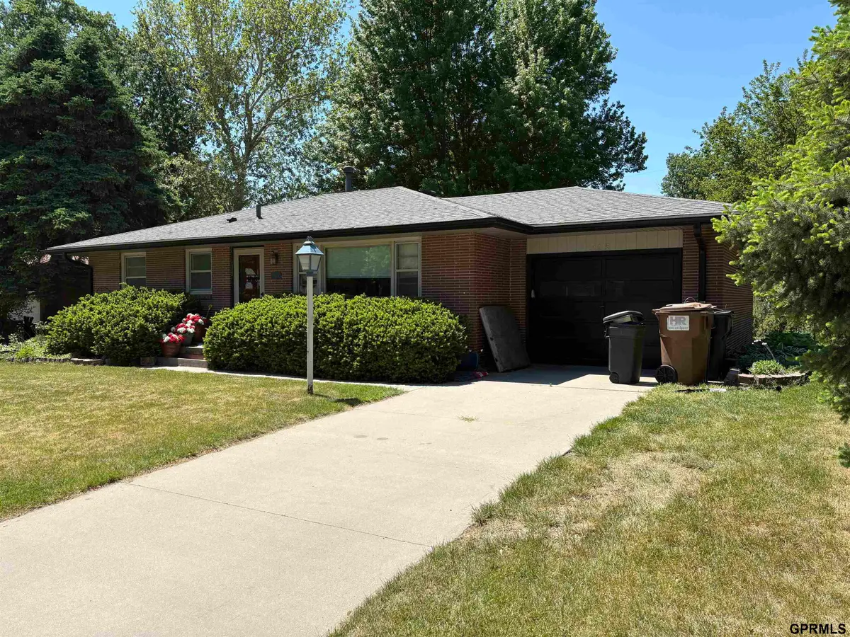 4615 S 43rd St Street, Lincoln, NE 68516 - #1