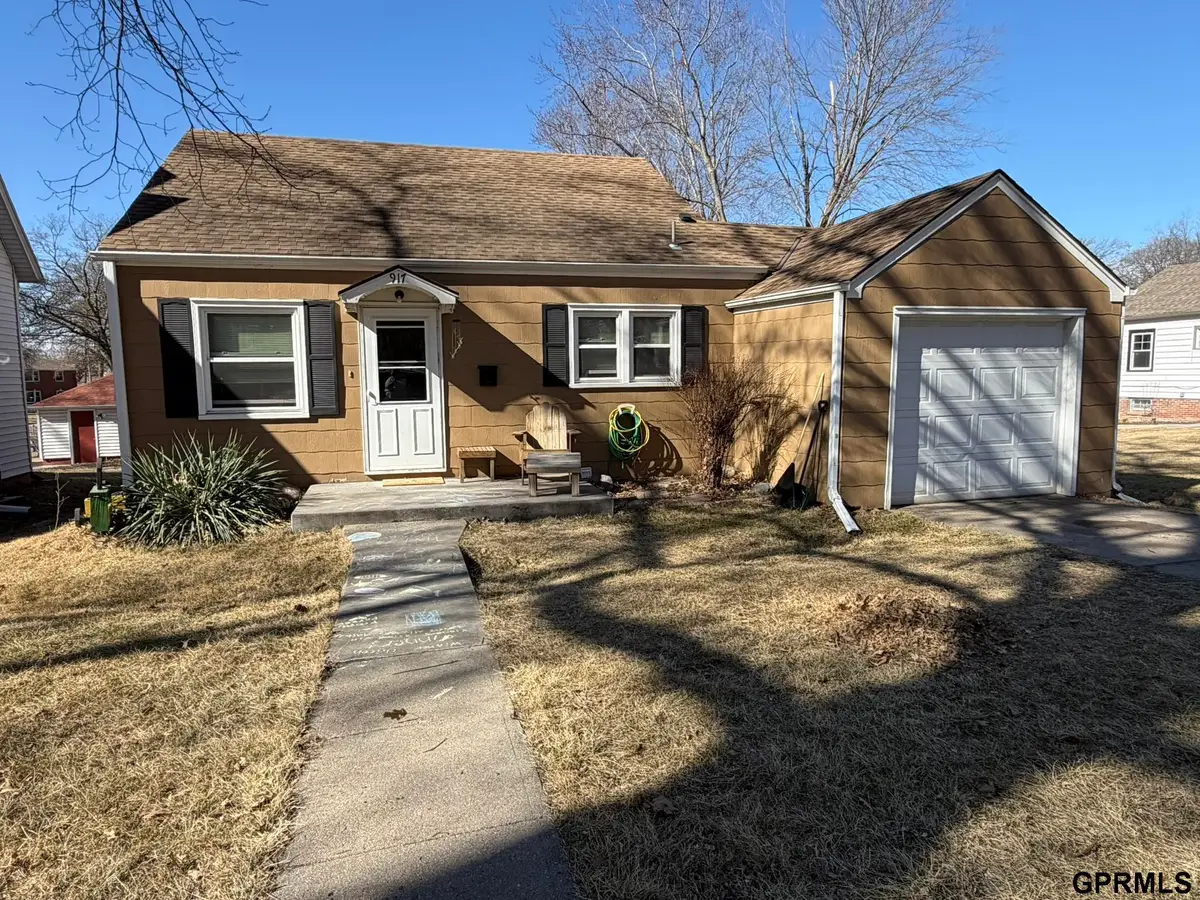 917 Grove Avenue, Crete, NE 68333 - #1