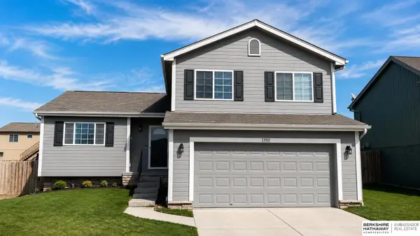 13911 Springview Drive, Papillion, NE 68133