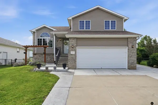 8951 Prairie Village Drive, Lincoln, NE 68507