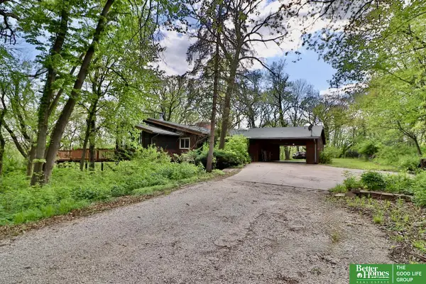 3839 Kristy Plaza, Omaha, NE 68112