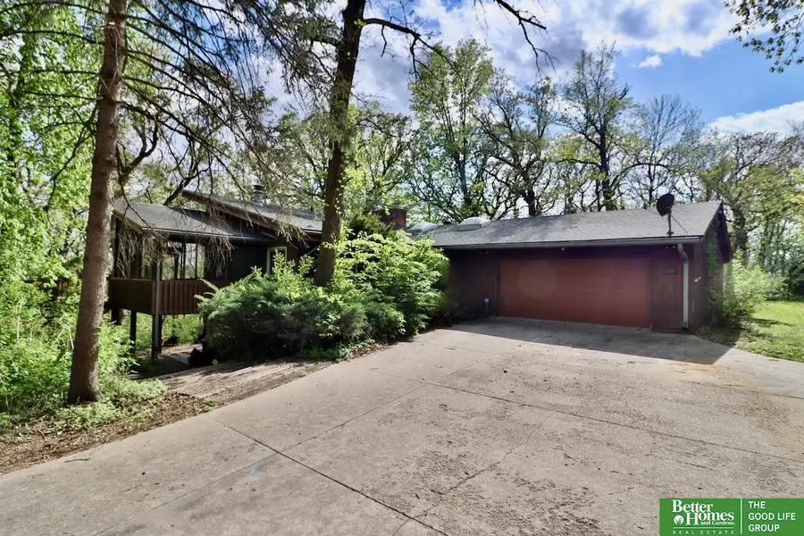 3839 Kristy Plaza, Omaha, NE 68112 - #3