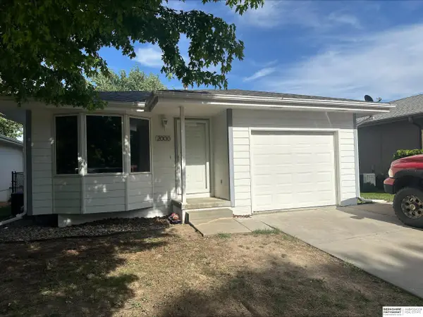 2000 NW 54th Street, Lincoln, NE 68528
