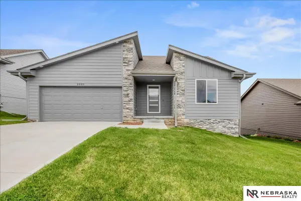2025 Gindy Circle, Bellevue, NE 68147