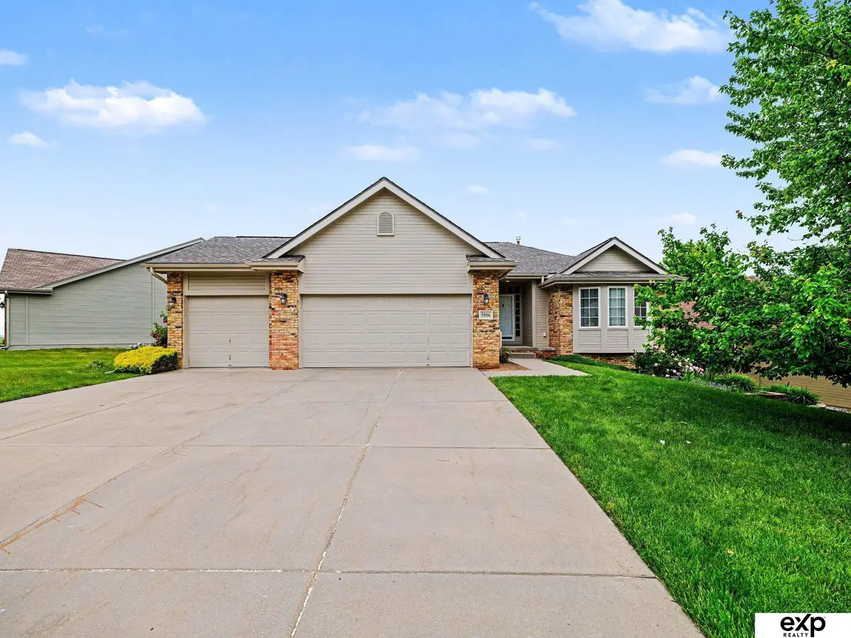 5006 Fountain Drive, Papillion, NE 68133 - #1