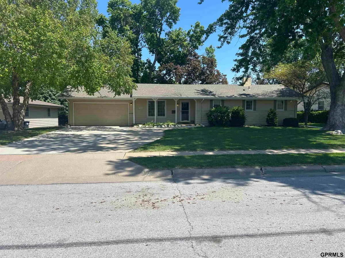 7606 Springfield Drive, Omaha, NE 68114 - #1