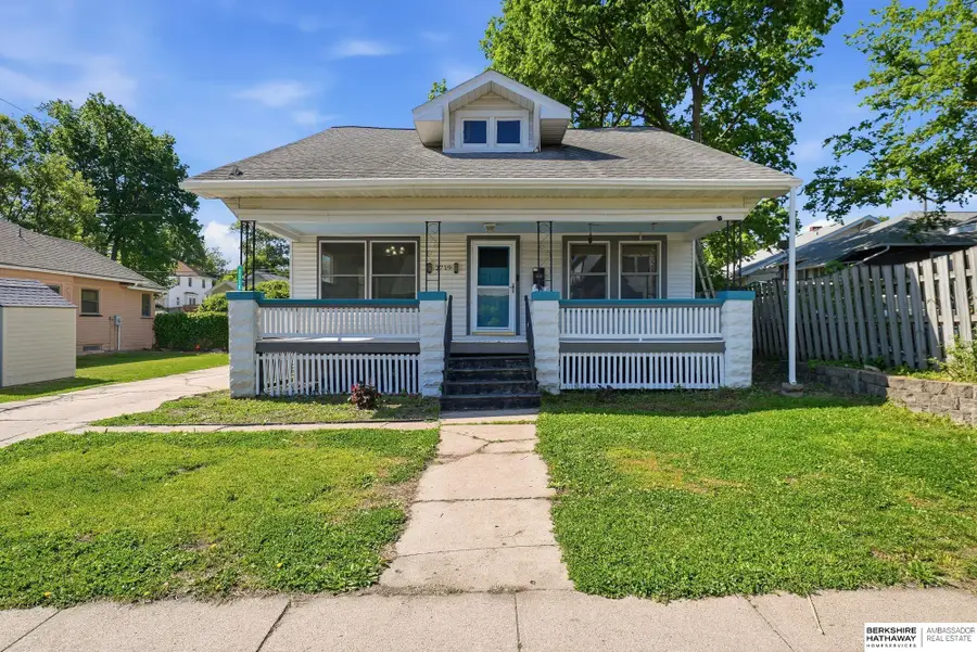 2719 Washington Street, Lincoln, NE 68502 - #2