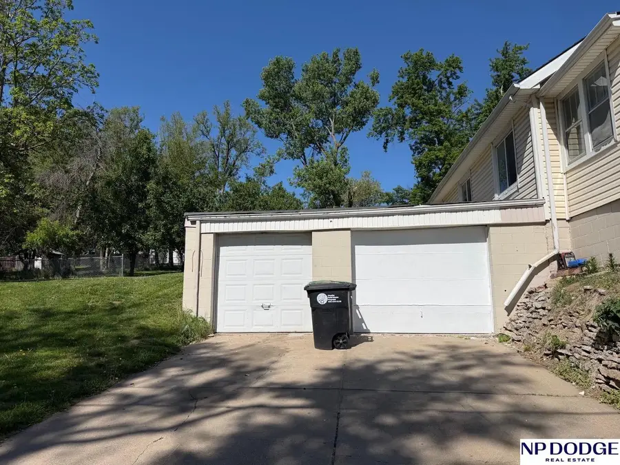 5408 S 52nd Street, Omaha, NE 68117 - #2