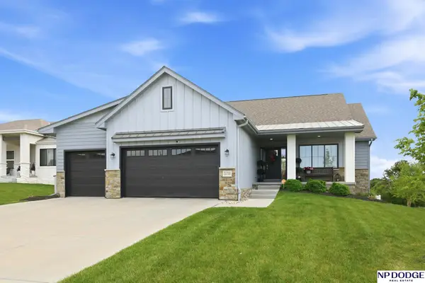 21733 K Street, Elkhorn, NE 68022