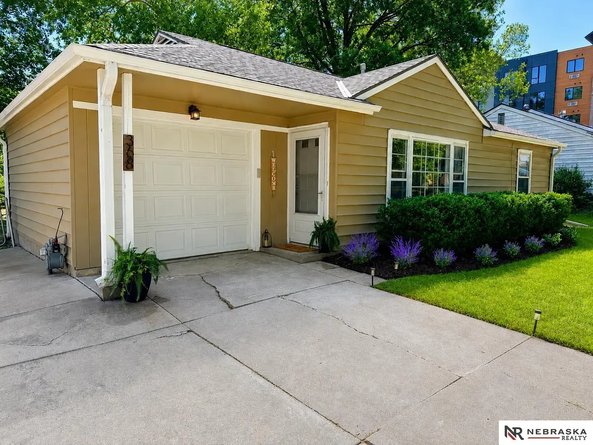 368 S 47th Street, Lincoln, NE 68510 - #1
