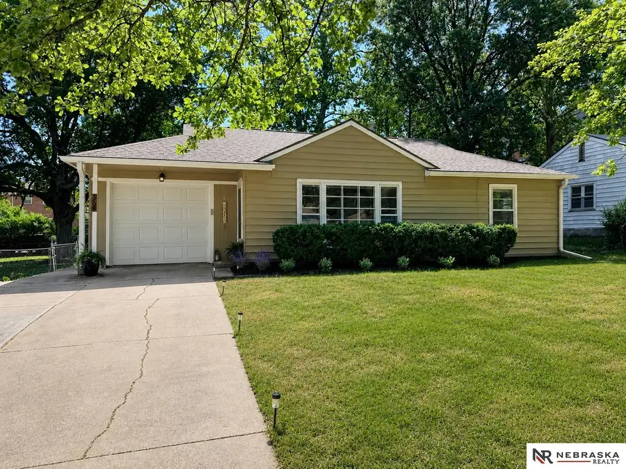 368 S 47th Street, Lincoln, NE 68510 - #2