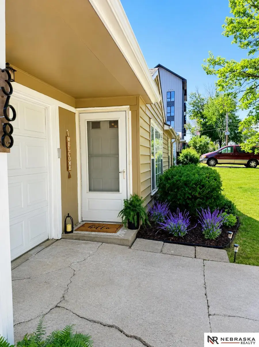368 S 47th Street, Lincoln, NE 68510 - #3