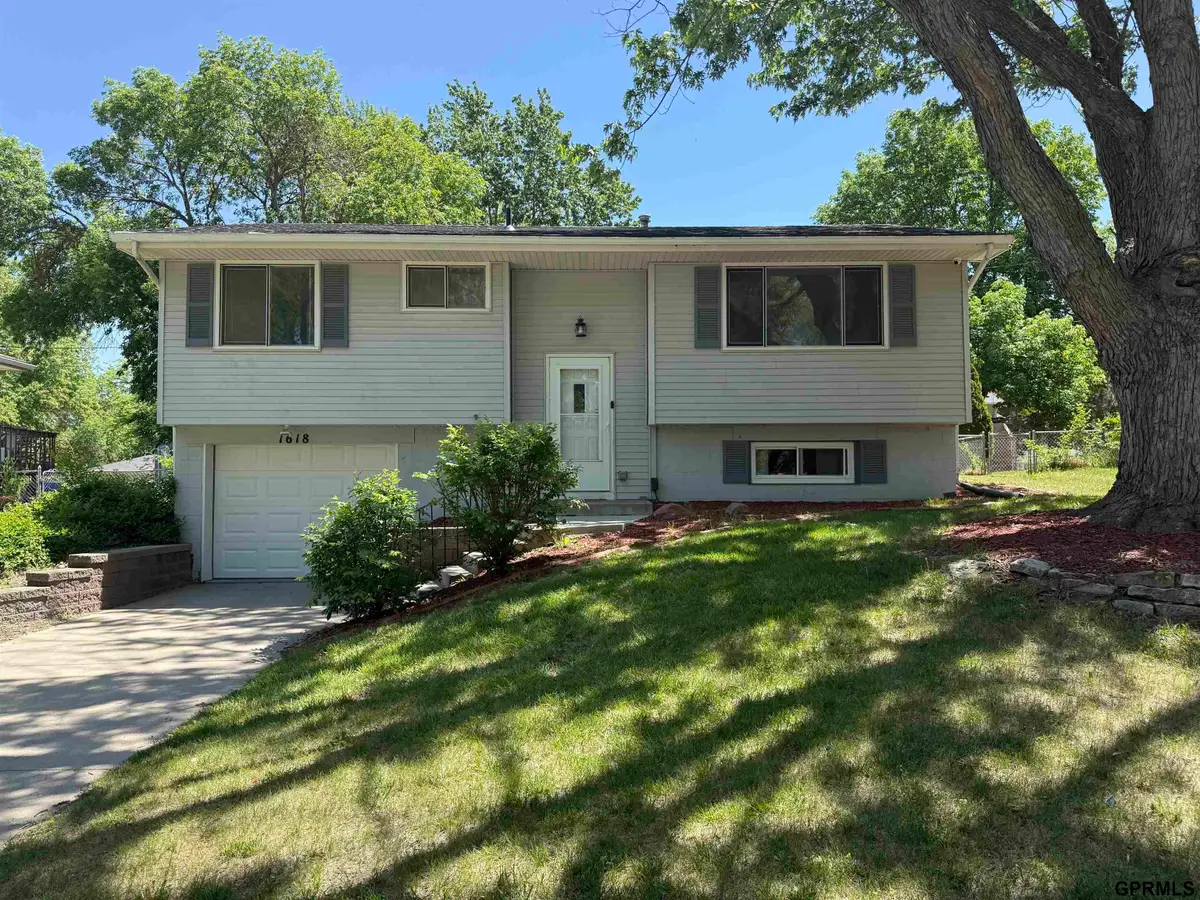 1618 SW 16th Street, Lincoln, NE 68522 - #1