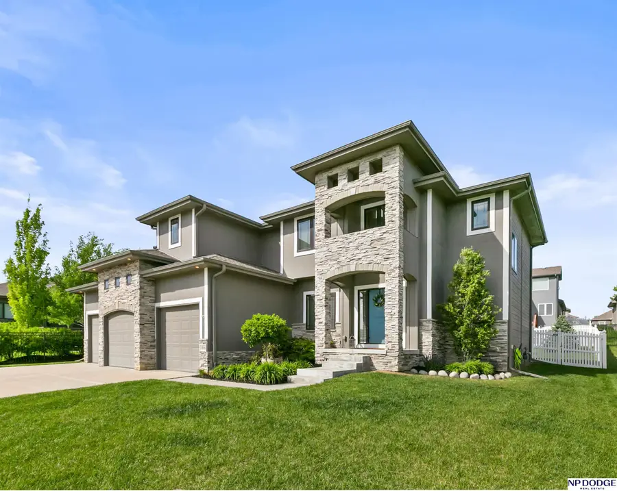 18816 Merion Drive, Omaha, NE 68136 - #2
