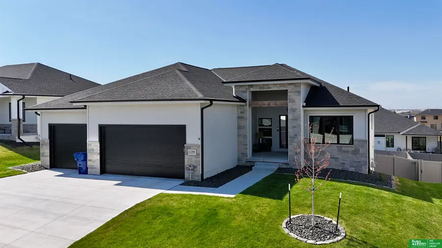 12368 Windsor Drive, Papillion, NE 68046 - #2