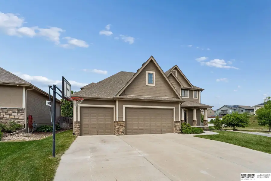 8416 S 104 Street, La Vista, NE 68128 - #3