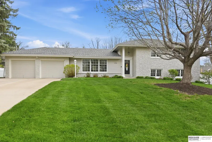 21708 Leavenworth Street, Elkhorn, NE 68022 - #2