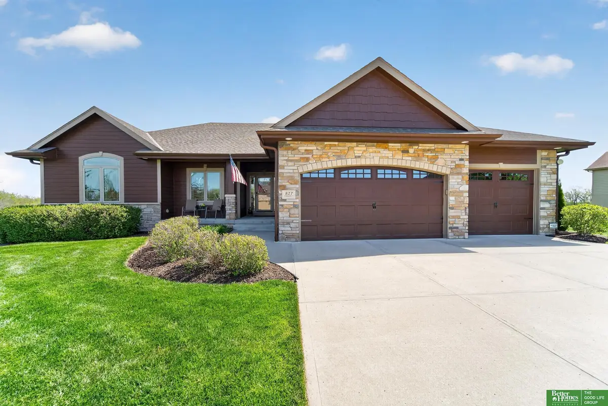 827 Wedgewood Court, Plattsmouth, NE 68048 - #1