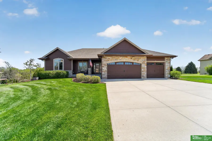827 Wedgewood Court, Plattsmouth, NE 68048 - #2