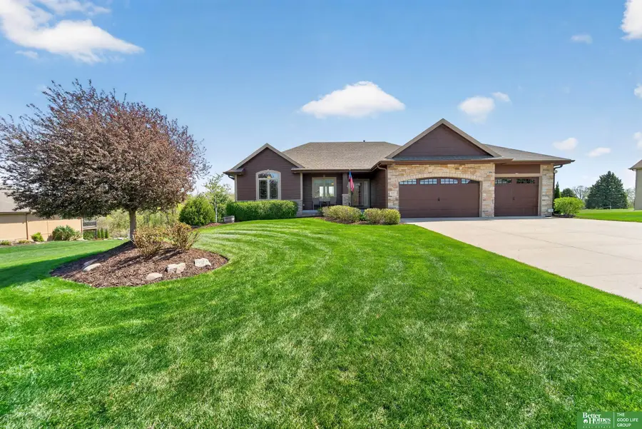 827 Wedgewood Court, Plattsmouth, NE 68048 - #3