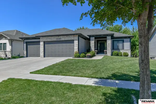 7535 S 77th Street, Lincoln, NE 68516