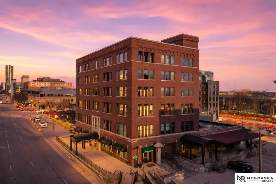 902 Dodge Street #203, Omaha, NE 68102 - #2