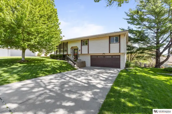 12118 Erskine Circle, Omaha, NE 68164