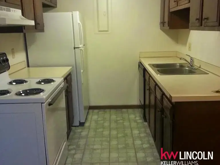 611 S 20th Street, Lincoln, NE 68510 - #3
