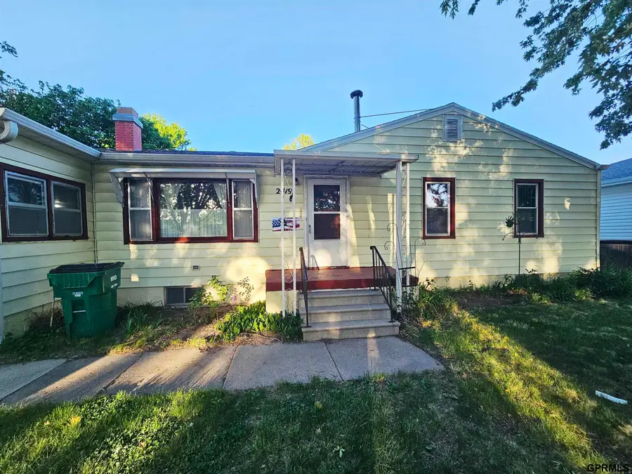 2419 Grand Island Avenue, Grand Island, NE 68803 - #2