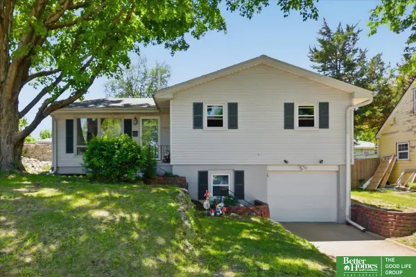 8211 Decatur Street, Omaha, NE 68114