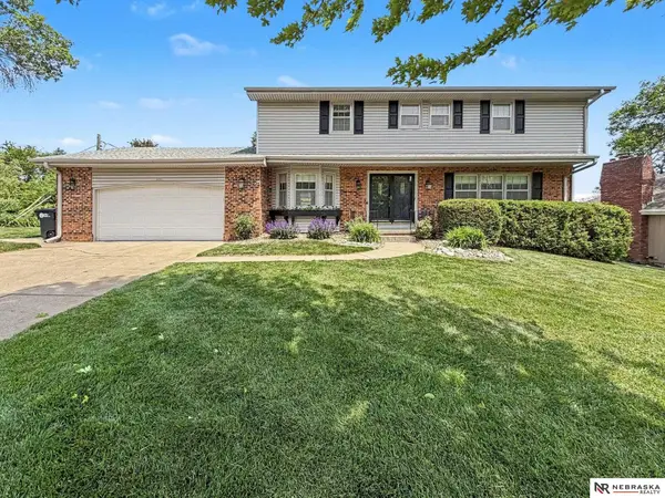 719 Leawood Drive, Omaha, NE 68154