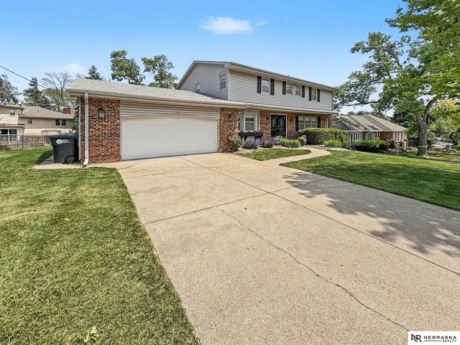 719 Leawood Drive, Omaha, NE 68154 - #2