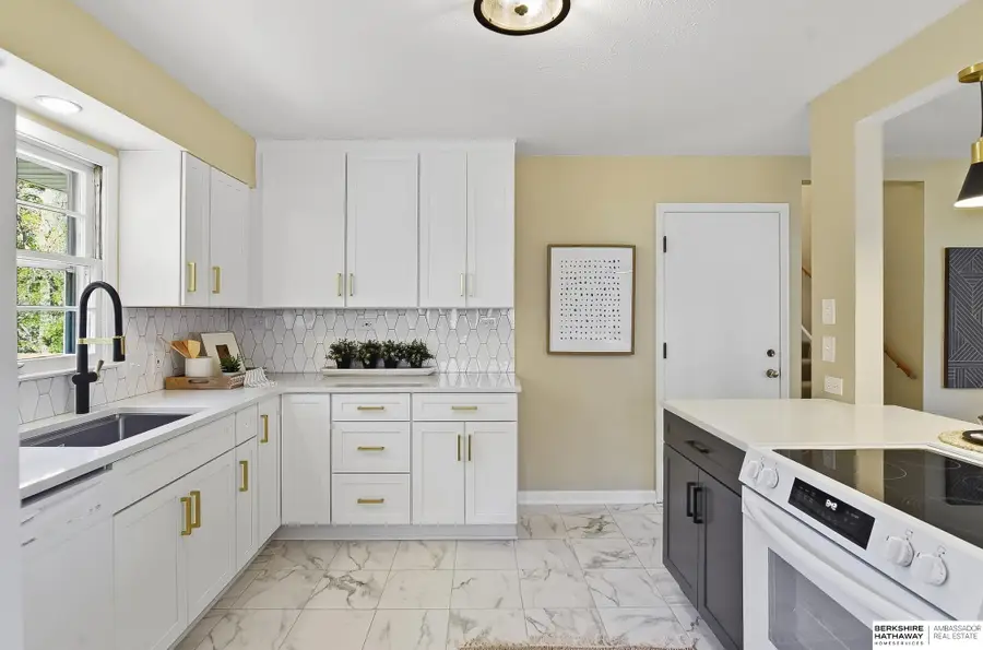 8218 Castelar Street, Omaha, NE 68124 - #3
