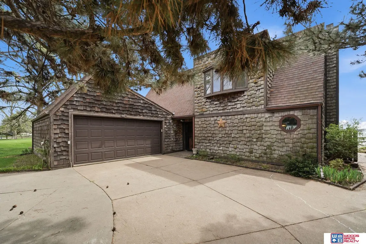 592 W Lakeshore Drive, Lincoln, NE 68528 - #1