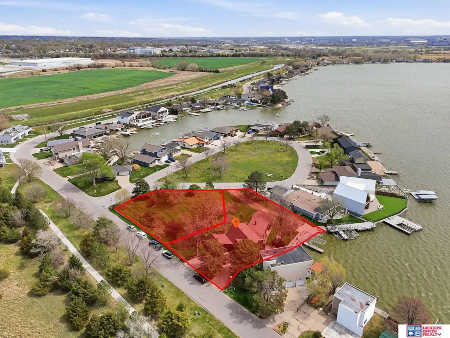 592 W Lakeshore Drive, Lincoln, NE 68528 - #2