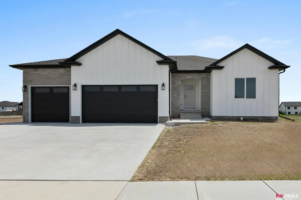 1001 W Santa Clara Street, Lincoln, NE 68523 - #1