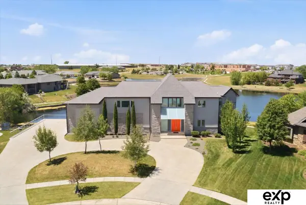 7711 S 96 Bay, Lincoln, NE 68526