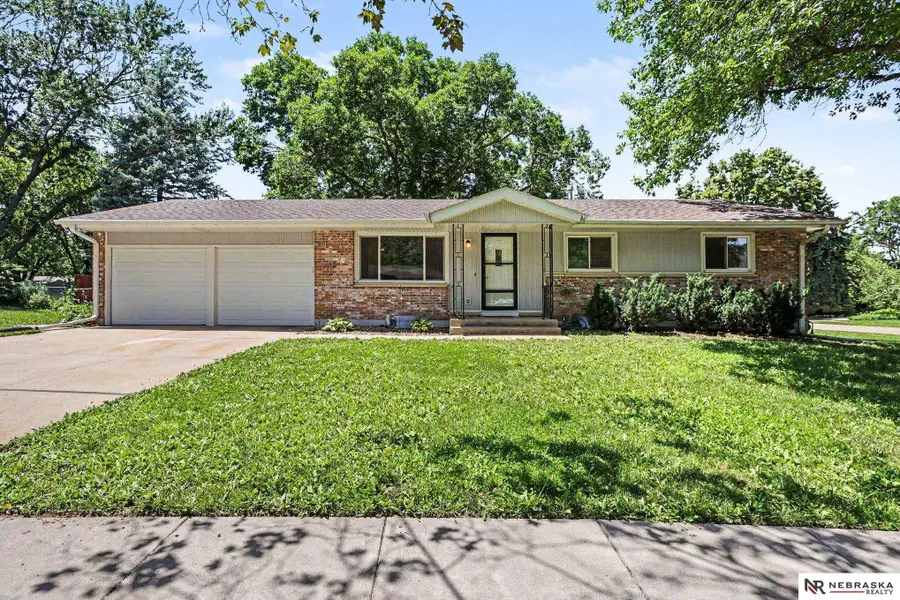 901 Driftwood Drive, Lincoln, NE 68510 - #2