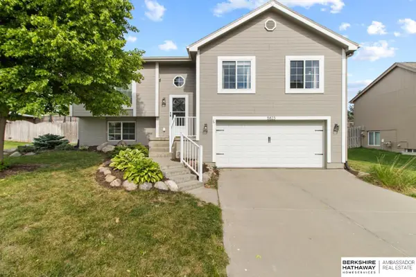 5823 S 190th Terrace, Omaha, NE 68135