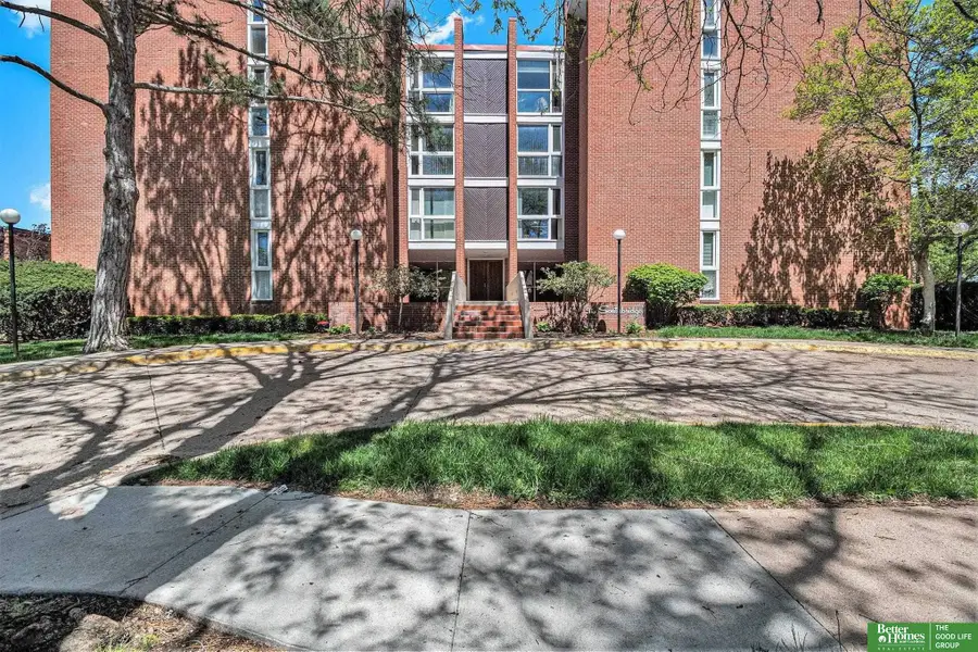 3702 Jackson Street #105, Omaha, NE 68105 - #2