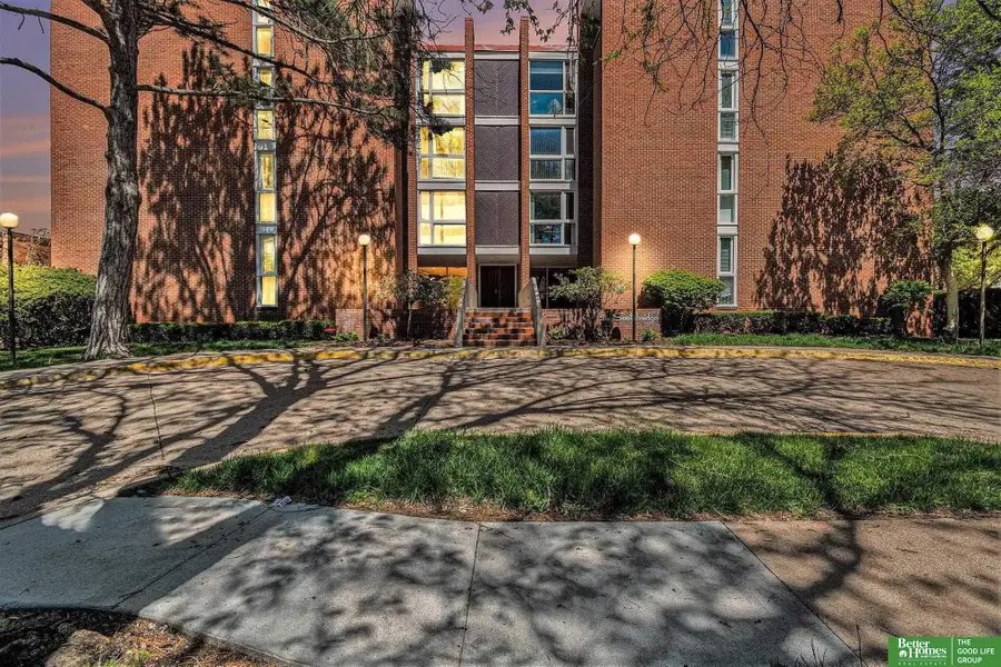 3702 Jackson Street #105, Omaha, NE 68105 - #3