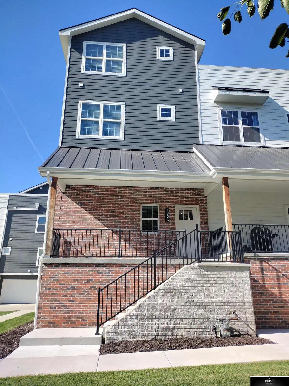 1923 Dahlman Rows Plaza, Omaha, NE 68108 - #1