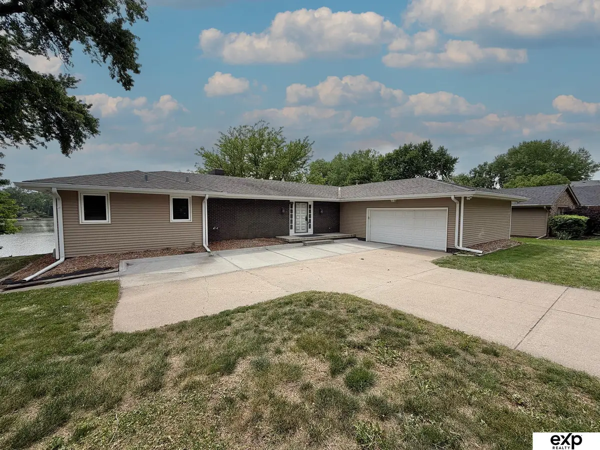460 Lakehurst Drive, Waterloo, NE 68069-9711 - #1