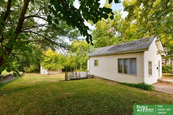 1704 S 18 Street, Omaha, NE 68108