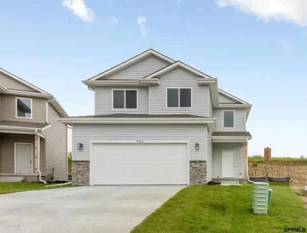 7925 N 94 Street, Omaha, NE 68122